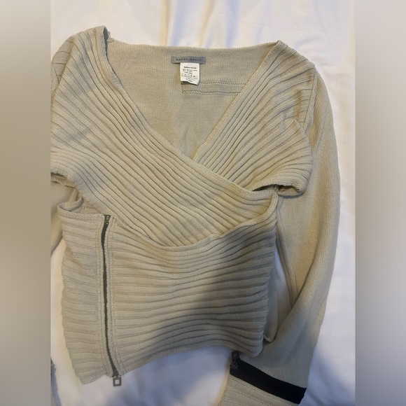 Sarah Pacini Cream Shoulder Sweater - Picture 2 of 5